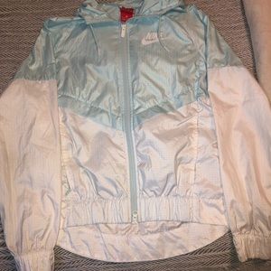 nike wind breaker